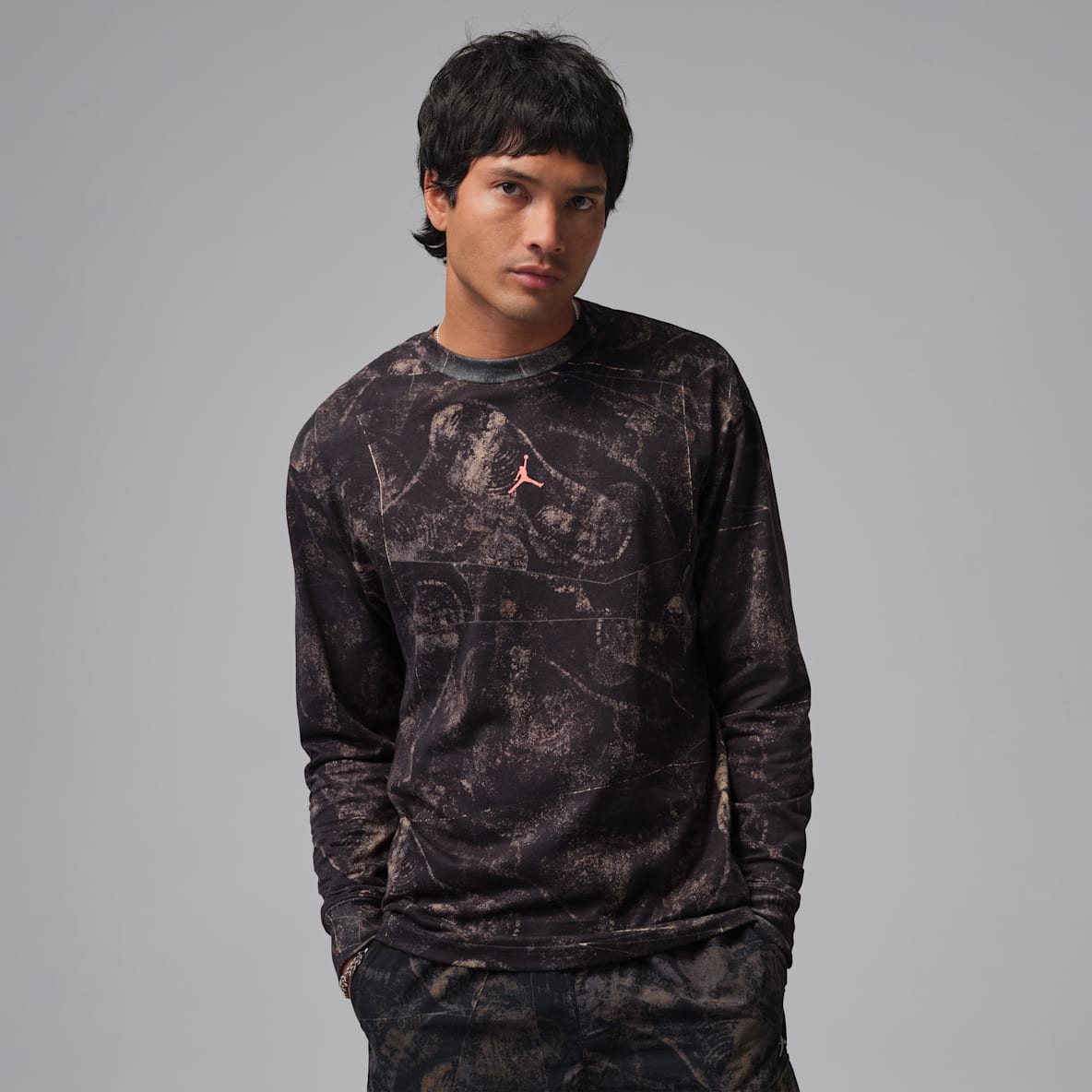 Jordan Hike Graphic Long Sleeve Crew – Black+Brown