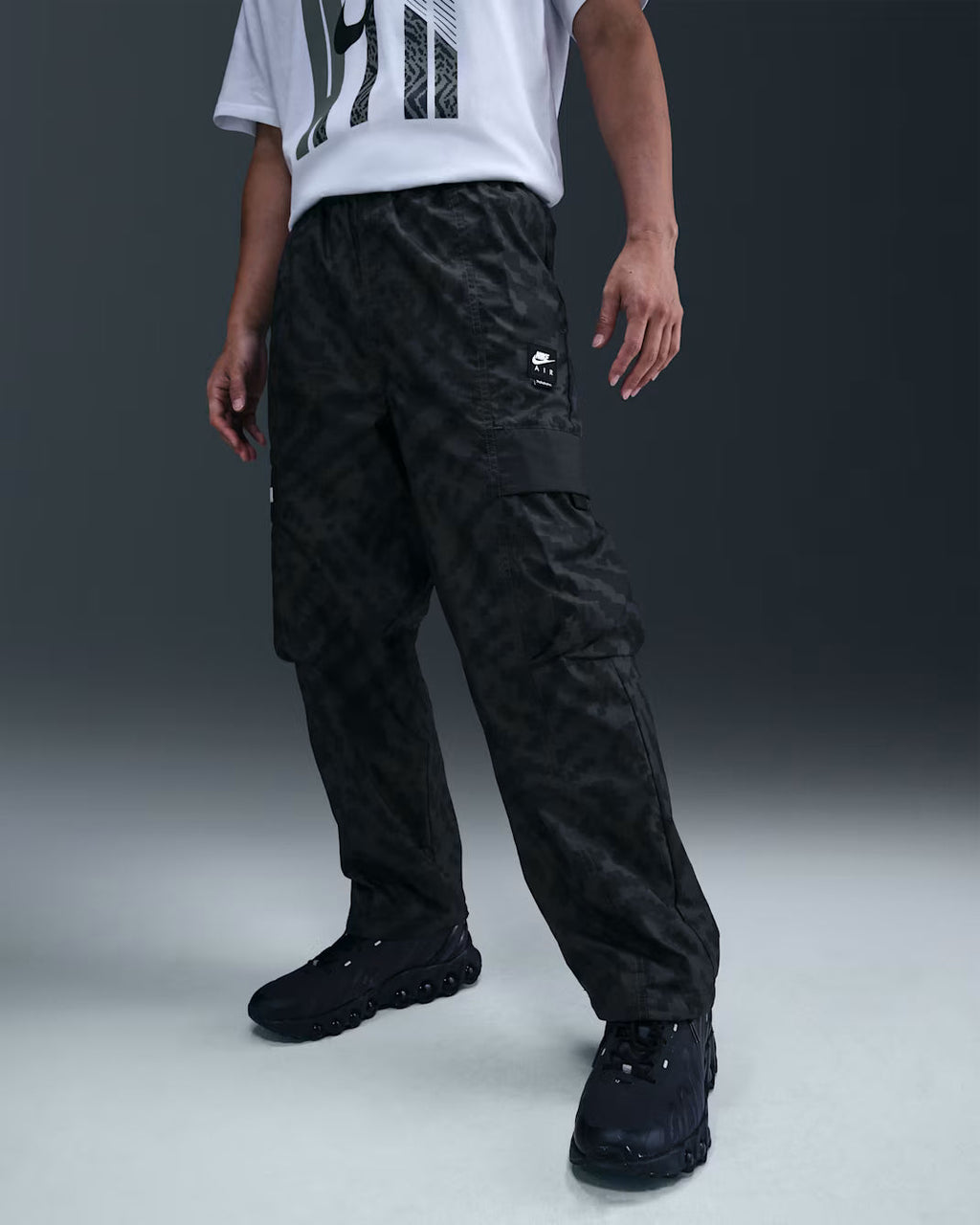 Nike T-Shirt + Cargo Jogger Combo