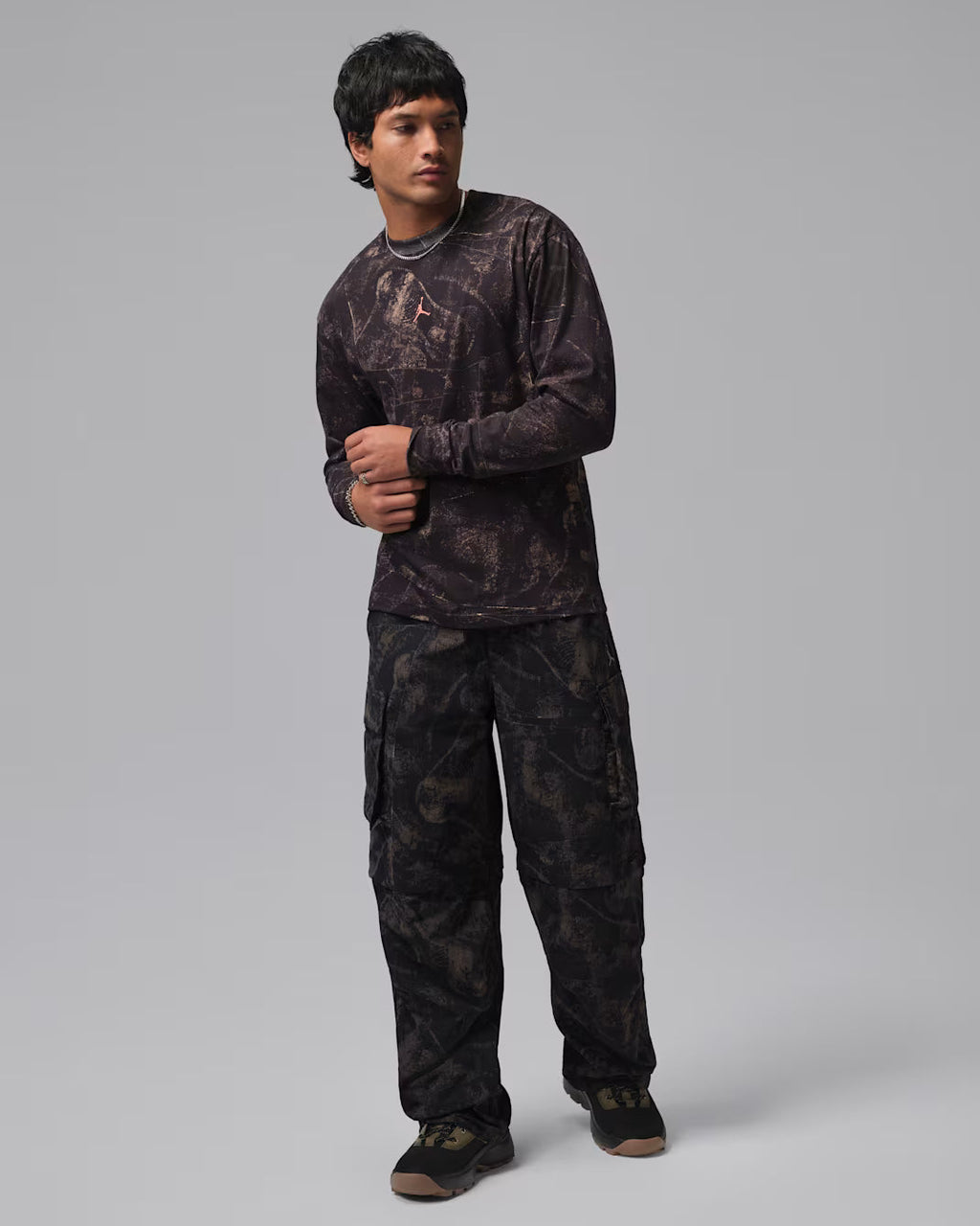 Jordan Hike Graphic Long Sleeve Crew – Black+Brown